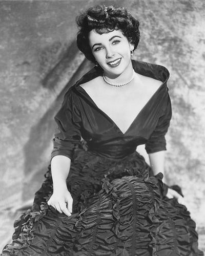 This is an image of 173071 Elizabeth Taylor Photograph & Poster This is an image of 173071 Elizabeth Taylor Photograph & Poster