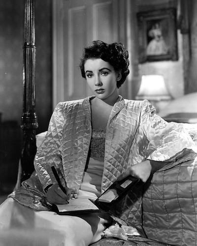 This is an image of 173279 Elizabeth Taylor Photograph & Poster