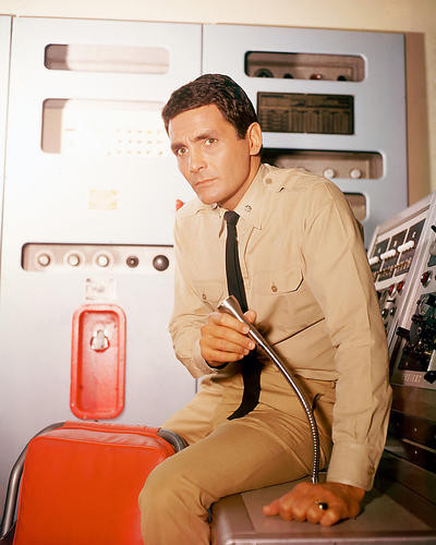 This is an image of 261540 David Hedison Photograph & Poster