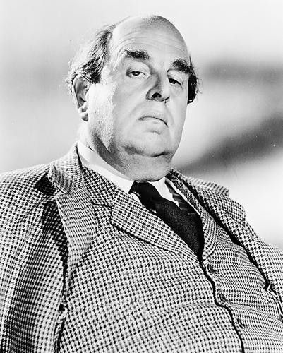 This is an image of 171038 Robert Morley Photograph & Poster