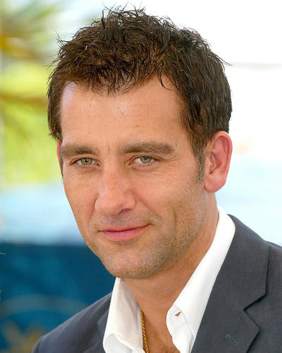 This is an image of 265313 Clive Owen Photograph & Poster