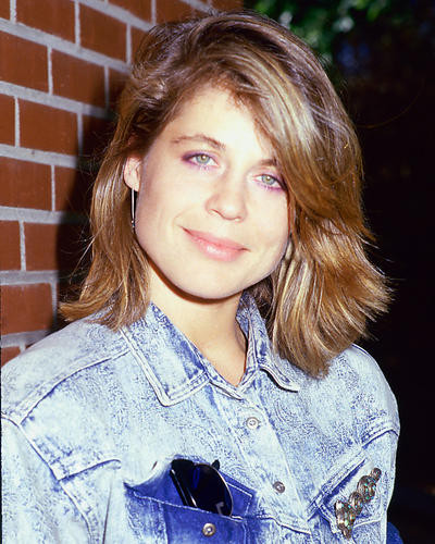 This is an image of 270034 Linda Hamilton Photograph & Poster