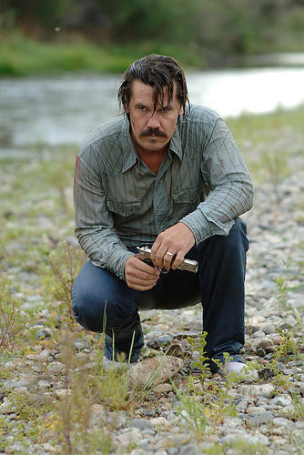 This is an image of 276681 Josh Brolin Photograph & Poster