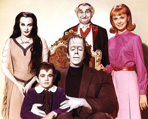 This is an image of 220672 The Munsters Photograph & Poster
