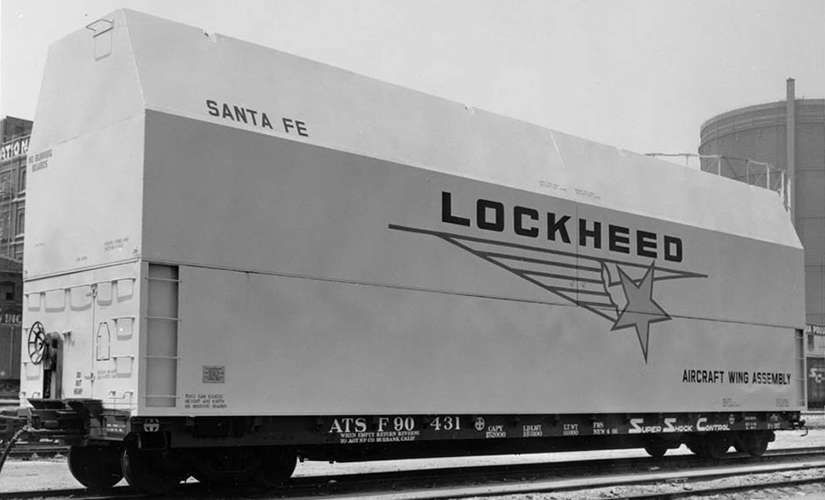 Santa Fe Flatcar ATSF 90431 with "Lockheed Aircraft Wing Assembly" Hood