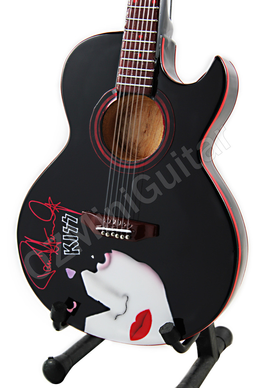 PAUL STANLEY Guitare Miniature avec médiator KISS 