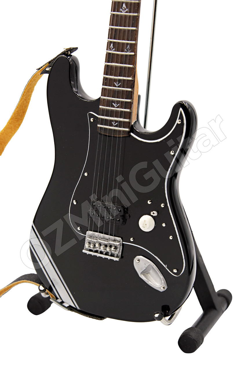 Miniature Guitar Tom DeLonge Blink-182 Strat Black - OZMiniGuitar