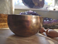Hammered singing bowl (1455536828)