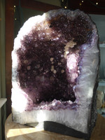 Amethyst geode (112590)