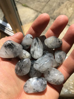 Black tourmaline in quartz tumblestones (115130)