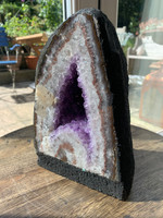 Amethyst geode (116522)