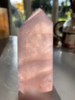 AA grade Rose quartz point (118162)