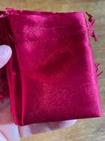 Red satin pouch (118184)