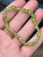 Peridot chip bracelet (118929)