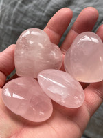 Rose quartz AA grade hearts (118950)