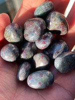 Ruby and Kyanite tumblestones (119524)