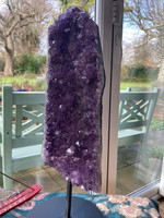 Amethyst on stand (1112339)