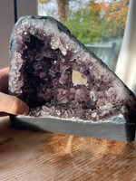 Amethyst geode (1112974)