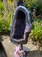 Amethyst Geode on stand (1114280)