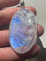 Moonstone set in silver (1114301)