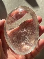 River washed quartz pebble (1114501)