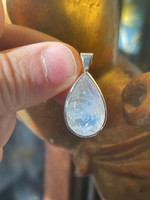 Moonstone Rainbow Flower design set in silver (1114753)