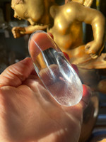 River washed quartz pebble (1114755)