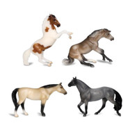 Breyer Horses Mountain Ranch Gift Set  1:32 Stablemates  Scale