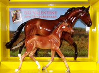 Breyer Horses Glossy GG Valentine & Heartbreaker Champion Hunter Mare and Her Foal RARE GLOSSY MODEL Traditional 1:9 Scale 1474