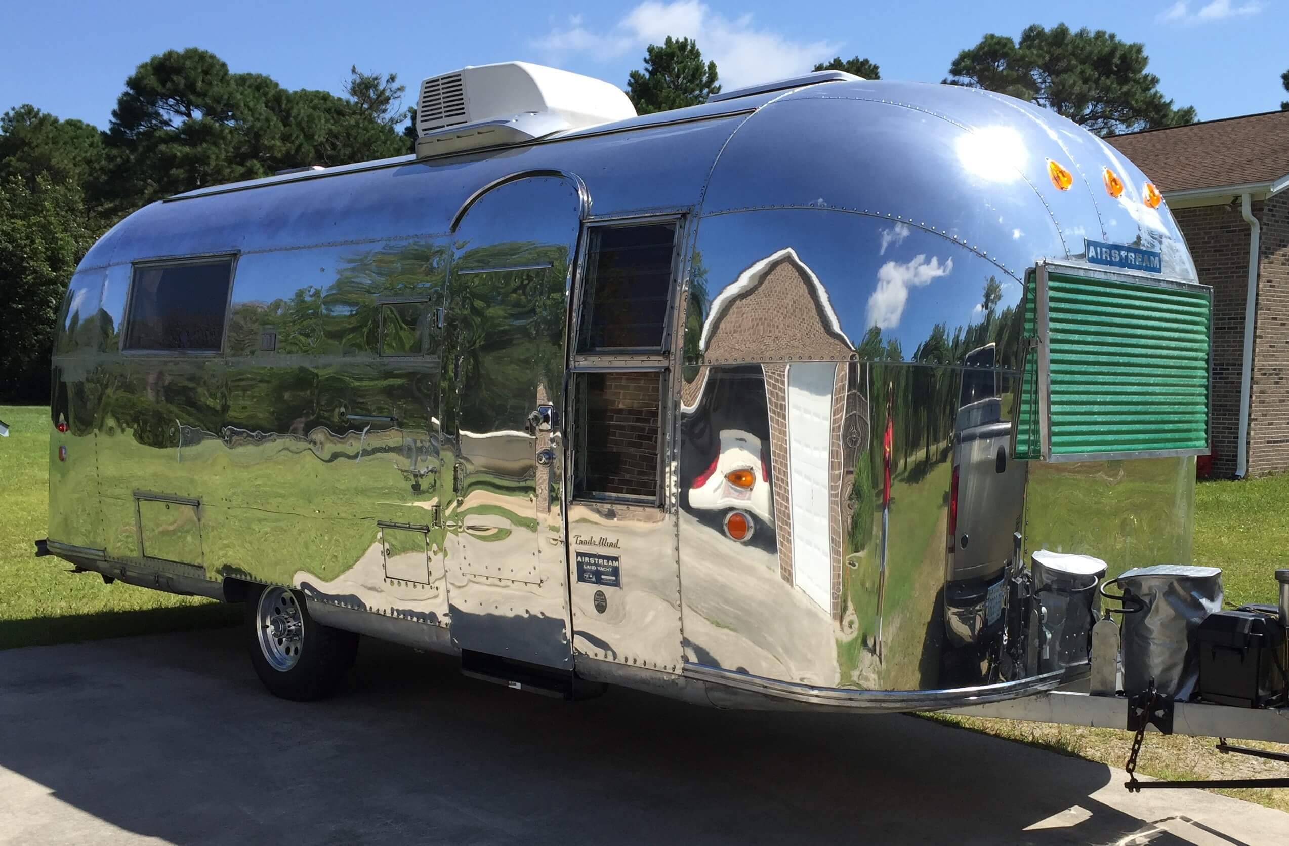 Airstream with HiSpec Series 03 Wheels