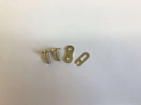 GOLD NON ORING 520 CHAIN MASTER LINK.