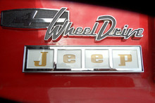 Jeep tailgate emblem, reproduction tailgate emblem.  White background with gold letters.. Metal casting, chrome plated, raised letters,  polished, painted to original colors.  Comes with mounting hardware.  Number 16 in the diagram



 


Licensed Mopar Reproduction emblem.