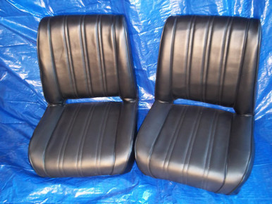Black Vertical Pleated Single Rear Seat.
