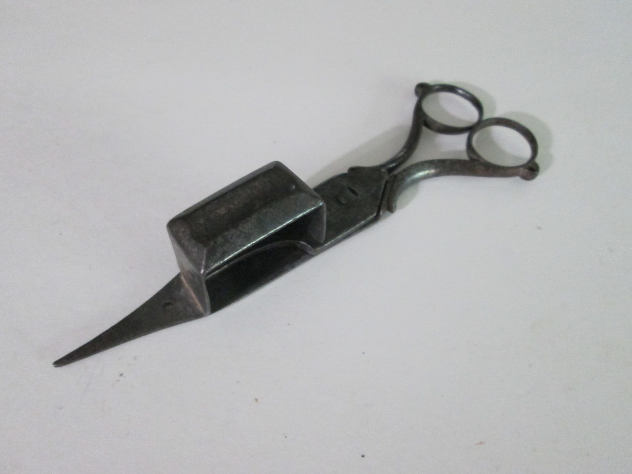 18th & 19th century iron Candle Snuffer Yankee Rebel Antiques