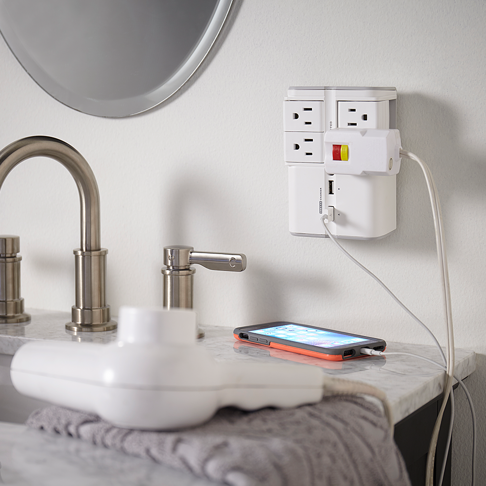 Outlet Surge Protector With Pivoting Outlets & USB Ports ECHOGEAR