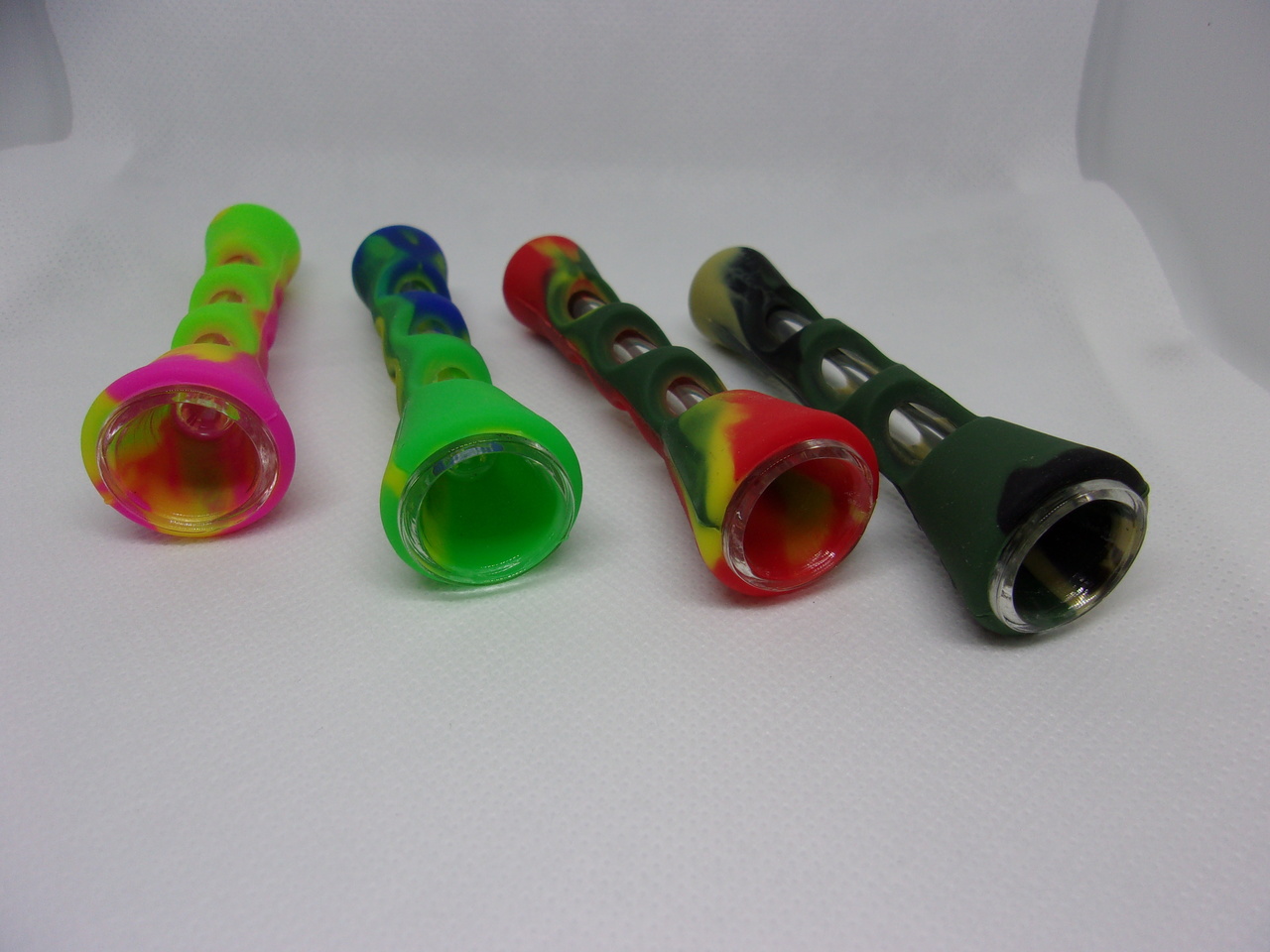 Small, Medium or Large Glass Chillum Pipes – You Decide! - The