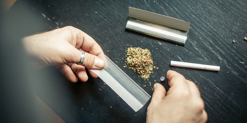 When is it a Good Idea to Double Up on Rolling Papers? - The Vape Mall