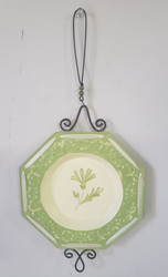 WALL PLATE GRN/CREAM HEXAGON METAL 8"