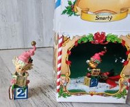 NORTH POLE VILLAGE SMARTY ELF  FIGURINE NPV833061
