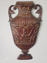 WALL DECOR URN FLAT BROWN 23"