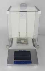 Mettler Toledo XS104 Analytical Balance