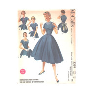 Uncut Vintage McCalls 3359 Sewing Pattern Size 18