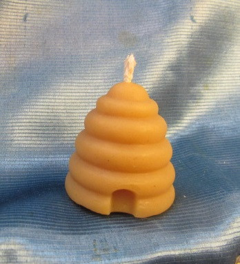 Beehive candle - small