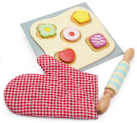 Le Toy Van Wooden Toy Honeybake Wooden Cookie Set Pretend Bake And Decorate