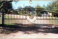 Double Arch Gate with Alternating Pickets