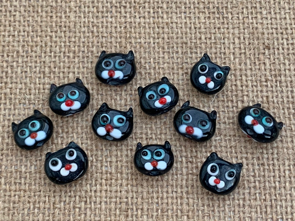 Black and White glass beads CAT face with glass beads could be Halloween black cord hand done