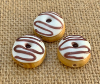1 |  Vanilla Frosted Doughnut w/ Chocolate Swirls Glass Bead