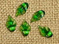 10 | Green Glass Leaf Beads