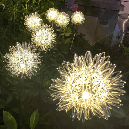 Bella Courtyard Lamp shaped like Dandelion with solar panels – Modern Style