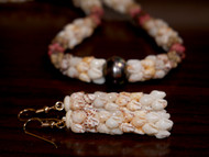21 3/4” Momi, Kahelelani & Tahitian pearl shell necklace/Niihau shell lei #927